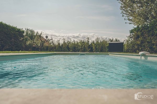 La Parenthèse du Sud  Entre campagne et douceur,  profiter du spa intérieur et de sa piscine .