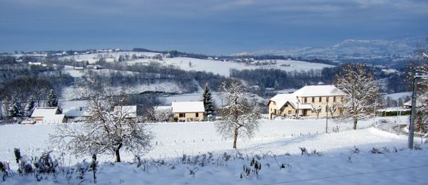 Maison de village avec vue sur les montagnes