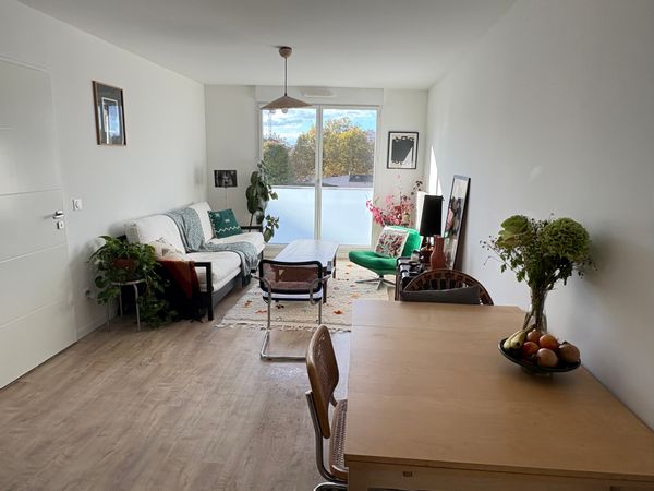 Appartement neuf et moderne, très calme et ensoleillé à 15 min de la place de la République en métro