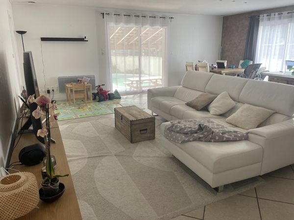 Maison avec piscine au coeur des vignes bordelaises