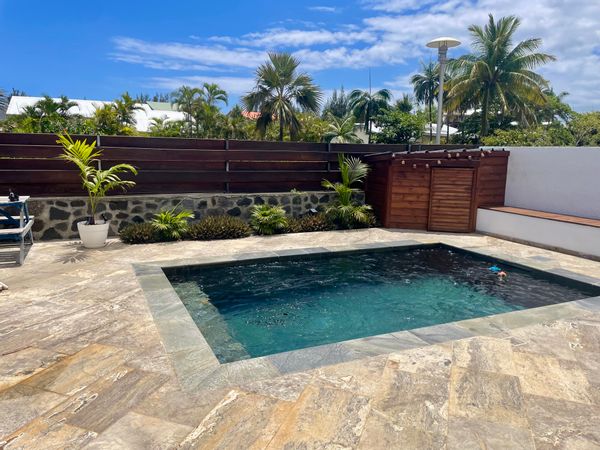 Maison idéalement située au coeur du village de l'Etang salé les bains.