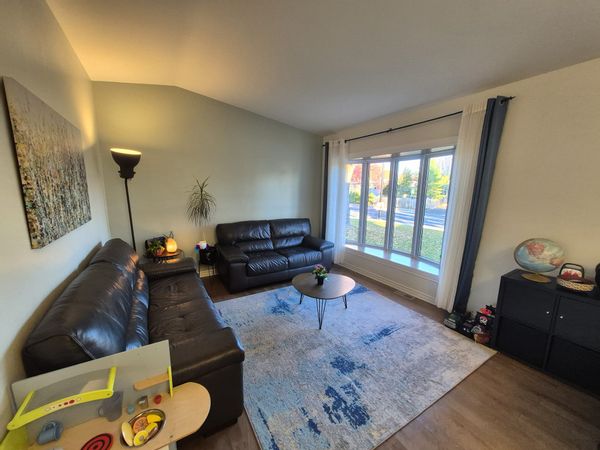 Maison en banlieue près de Montréal et du REM