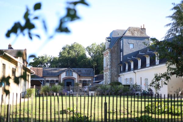 Rustic château and 3 gîtes set in private woodland