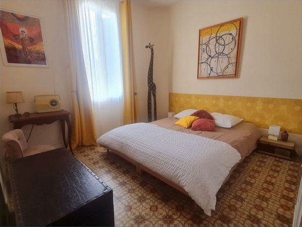 Chambre privée dans maison de ville