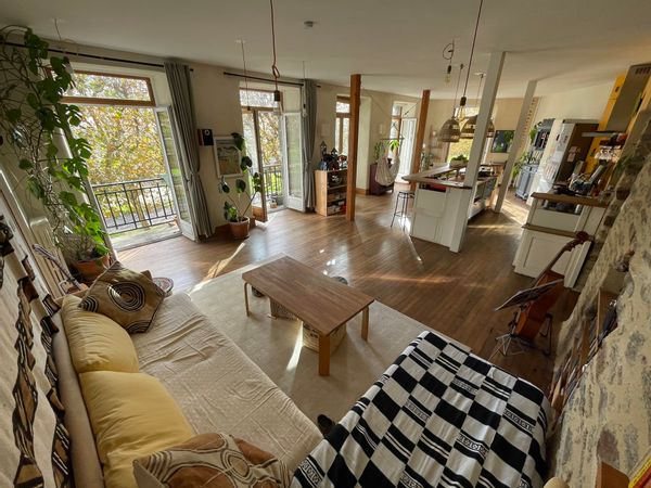 Appartement chaleureux vue sur mer et jardins, au calme en centre-ville