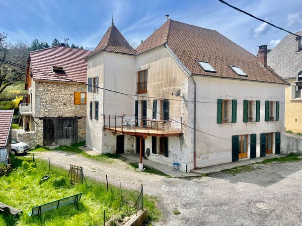 Maison au cœur du village de Lus la Croix Haute (1070m)