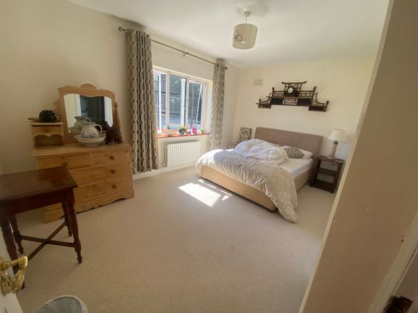 5 bedroom, detached house on a 1 acre garden which is fully enclosed.  15 mins from Cork City Centre