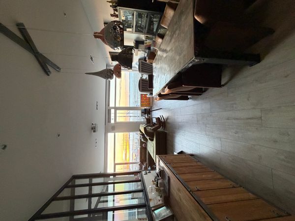 Elodie et sa tribu, Maison face à la mer.