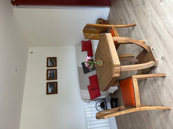 Studio tout confort pour 2 personnes  niché dans un jardin arboré sur la ria d Etel.