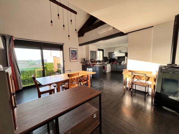 Appartement de caractère, 3 chambres avec terrasse, à 5 min de la mer