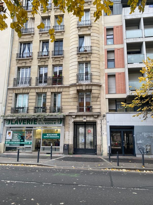 Grand appartement ancien, beaucoup de charme, limitrophe à Paris