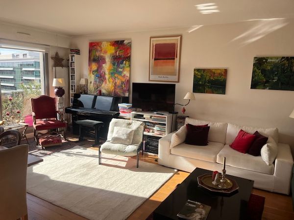 Appartement de charme très moderne avec vue Tour Eiffel et la Défense