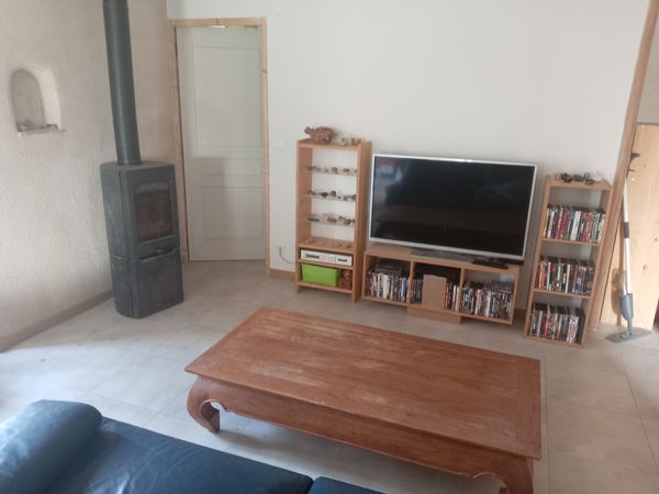 maison de campagne près de la ville