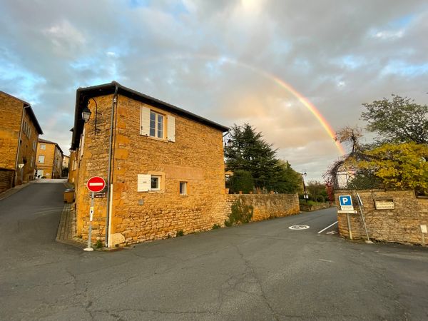 Maison de village en Pierres dorées