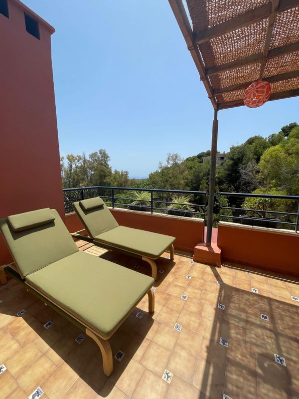 Triplex avec terrasse, dans un quartier verdoyant et paisible