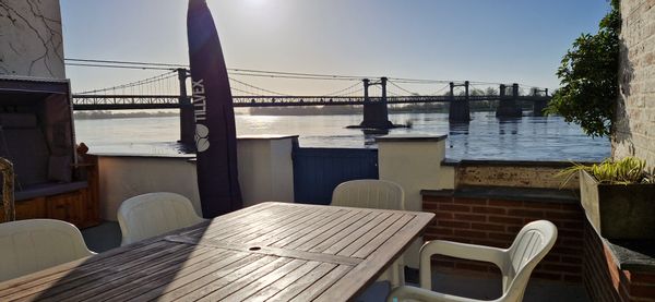 Vue exceptionnelle sur la Loire.  Idéal pour télétravail ou quelques jours de calme.