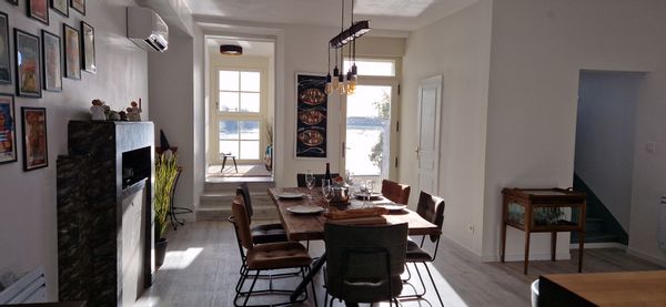 Vue exceptionnelle sur la Loire.  Idéal pour télétravail ou quelques jours de calme.