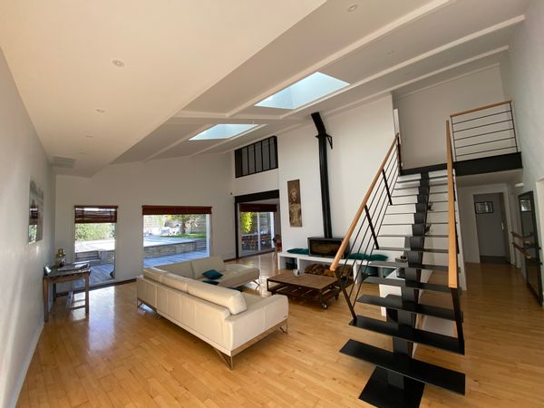 L’arabesque, villa de charme avec piscine au bord de mer.