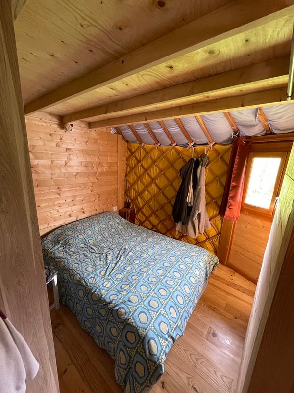 Yourte dans un lieu unique