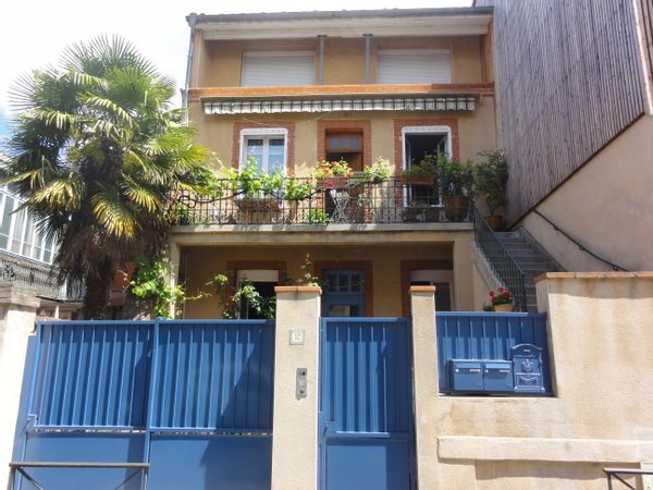 Appartement  T2 de  charme centre ville Chalets, parking, terrasse, jardinet