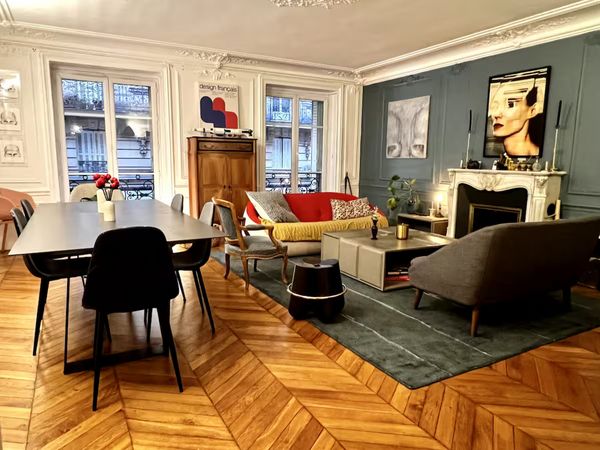 Appartement haussmannien, 3 chambres, 2 salles de bain.