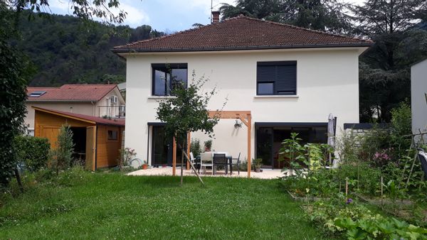 Maison familiale au pied de la Chartreuse et proche de Grenoble