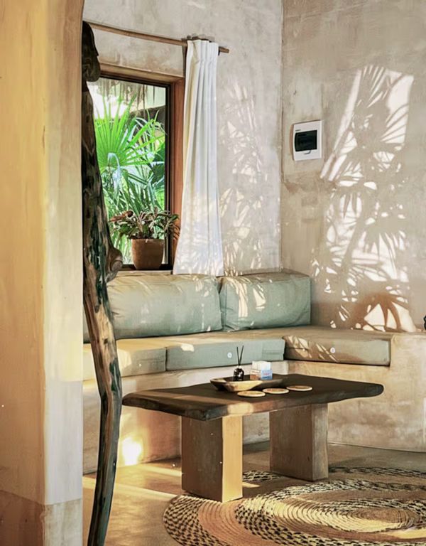 Casa de Elena, Bahay Lia