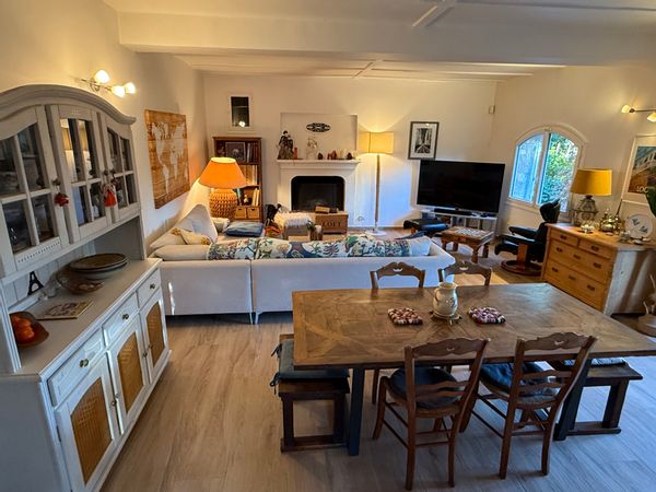 Le Castellou : villa solaire dans magnifique jardin d’oliviers