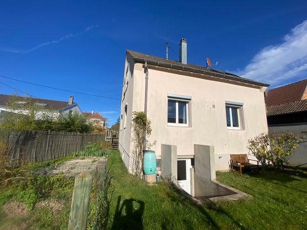 Maison au coeur du vignoble alsacien et au pied de la montagne