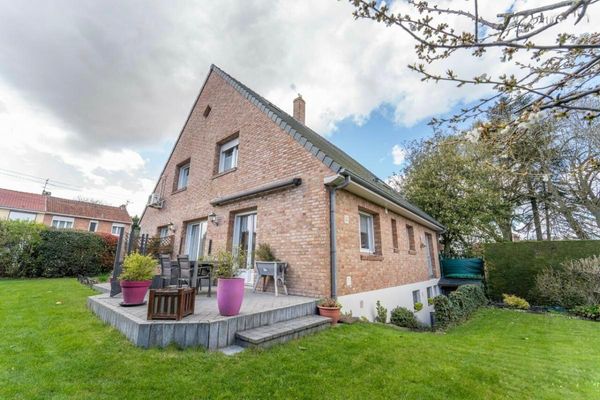 Maison d'architecte entre Arras et Lens, au cœur des sites commémoratifs de la 1er guerre mondiale