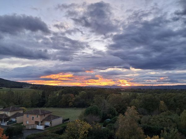 Avec vue sur les Monts du Lyonnais