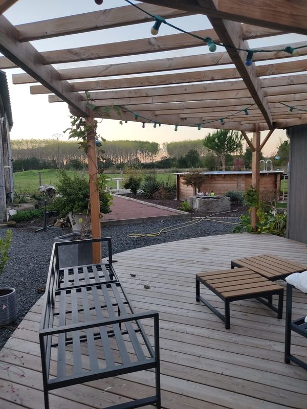 Une grande longère en pleine campagne de la vallée de la Loire