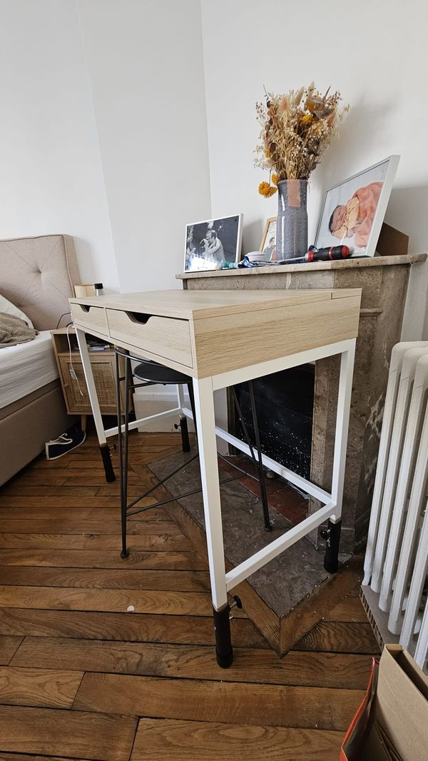 Appartement spacieux et lumineux, très facilement connecté à la Suisse Romande