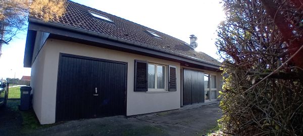 La maison de Patrick Maison individuelle 5 chambres village de 1200 habitants , commerces sur place