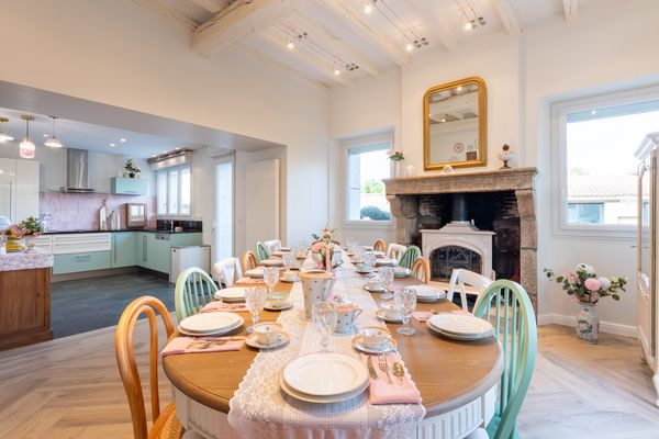 Maison de L'Apothicaire, Proche puy du fou, rénovée avec soin, pouvant accueillir 14 personnes,