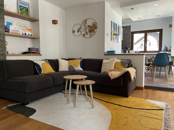 Appartement rénové avec charme, au centre de Chamonix, avec grande terrasse vue sur le Mont Blanc!