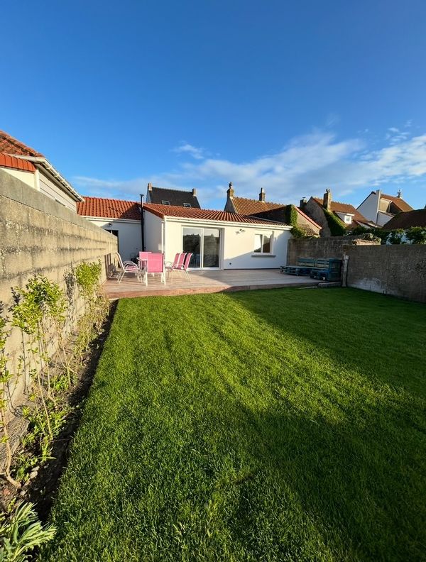 La maison de Aude et PM :la Cabine, au cœur du village de pêcheur d’Audresselles côte d’Opale