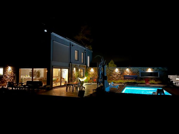 Le domaine Lenoir Simon rien est une villa moderne isolée à 500 m de la Meuse