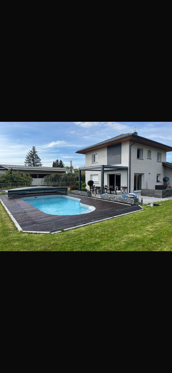 La maison entre lac et montagne