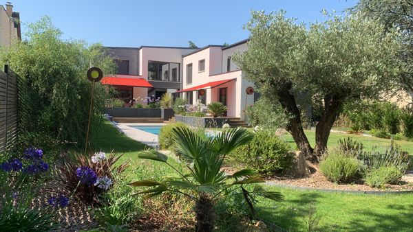 Grande maison moderne en lotissement arboré, a proximité de la nature en périphérie de Rennes