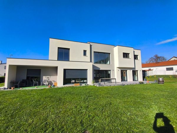 Maison moderne vue Puy de Dôme