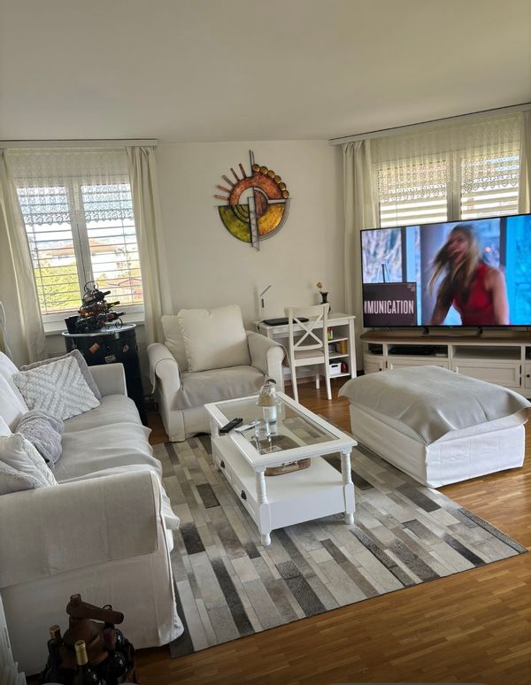 La maison de Eli&Bali Charmante appartement a deux pats du Lac de Geneve.