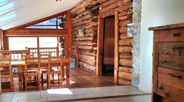 Ancienne ferme authentique de montagne rénovée et confortable