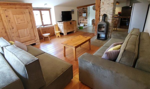 Ancienne ferme de montagne rénovée et confortable