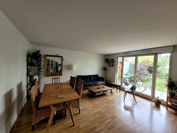 Viroflay : appartement avec terrasse et jardon