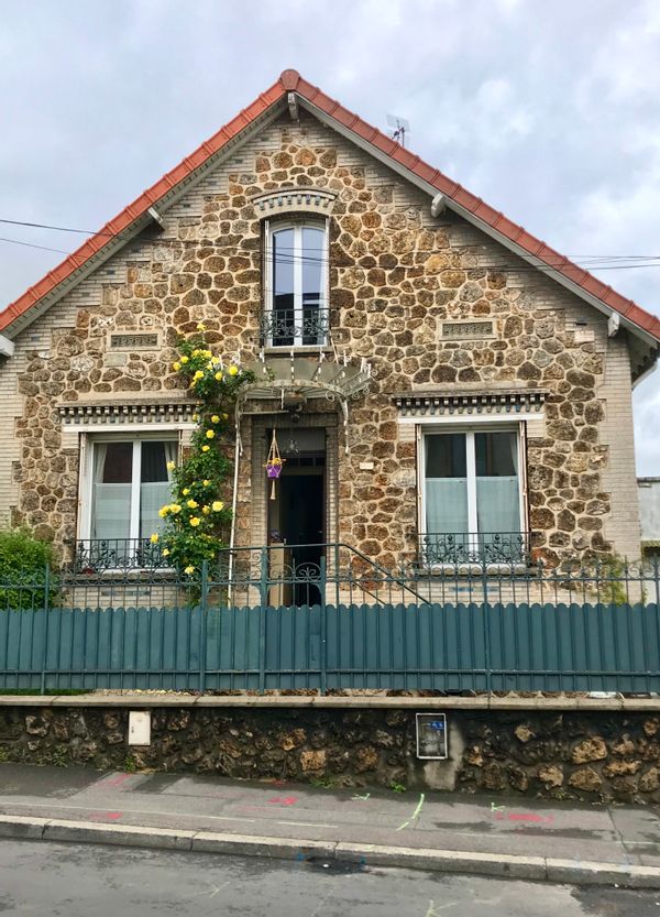 La maison de Ghislaine et Kent Maison de charme à 20 minutes de Paris, ligne directe, RER B.