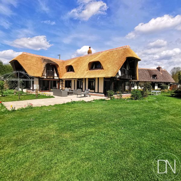 La maison au toit de chaume de MURIELLE