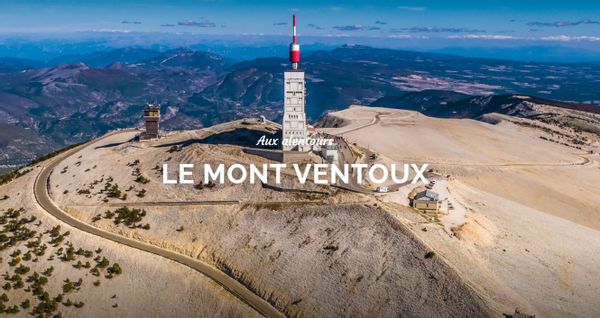Idéalement située très beau village de Provence, au pied du parc naturel régional du Mont Ventoux