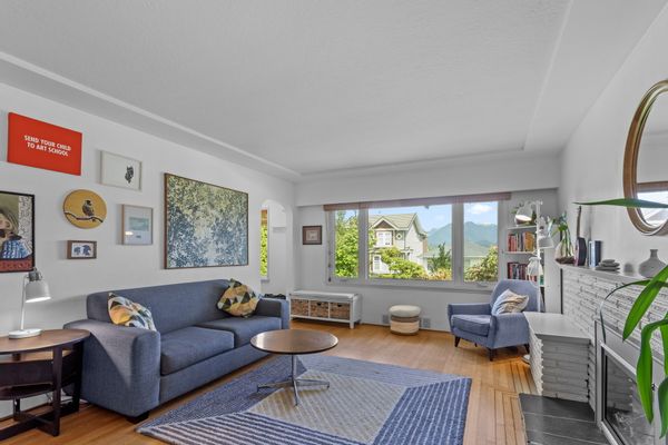 Available for Summer 2026 - Charming Bungalow with Garden Oasis in the Heights