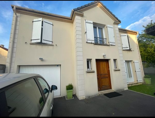 Maison de la petite tribu